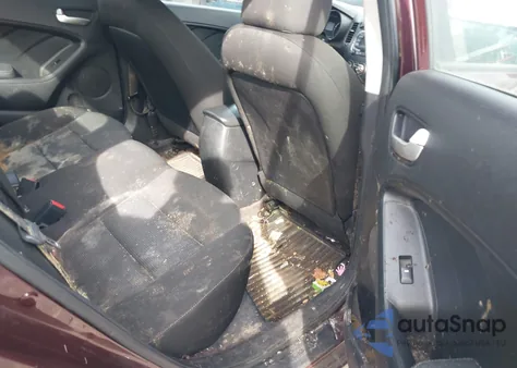 2017 Kia Forte Lx z USA, uszkodzony, nr VIN 3KPFK4A75HE110262